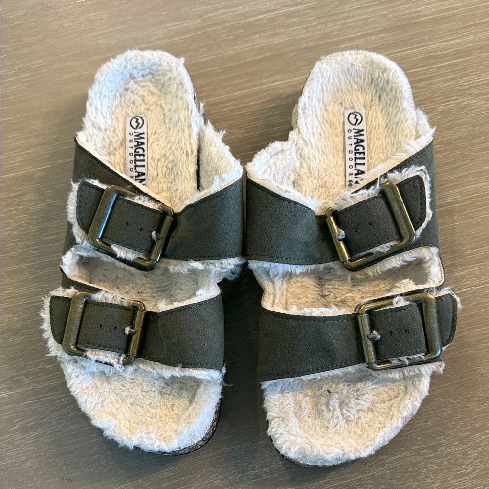 Magellan Outdoors Women’s Size 7 Olive Green Sherpa Fuzzy Slippers‎